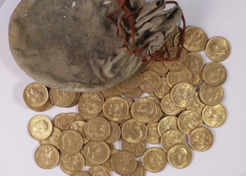 Клад можно найти где угодно: в Англии настройщик пианино нашел золотые соверены в инструменте, который ему привезли на ремонт