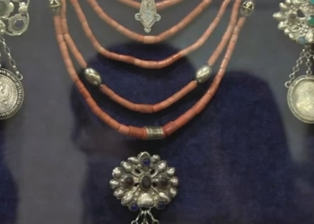 Выставку старых украинских украшений открыли в Черкассах