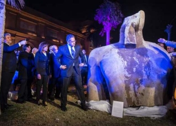 И фараонов можно спутать: откопанная в Каире огромная статуя – не Рамзес