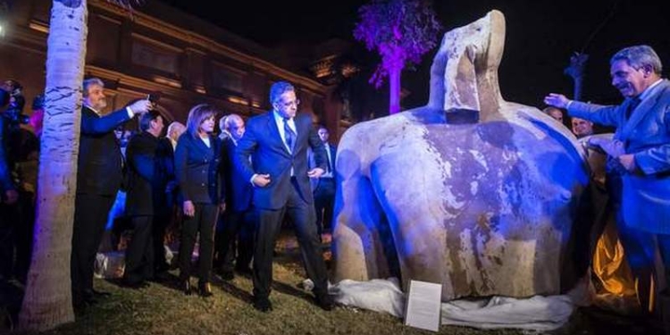 И фараонов можно спутать: откопанная в Каире огромная статуя – не Рамзес