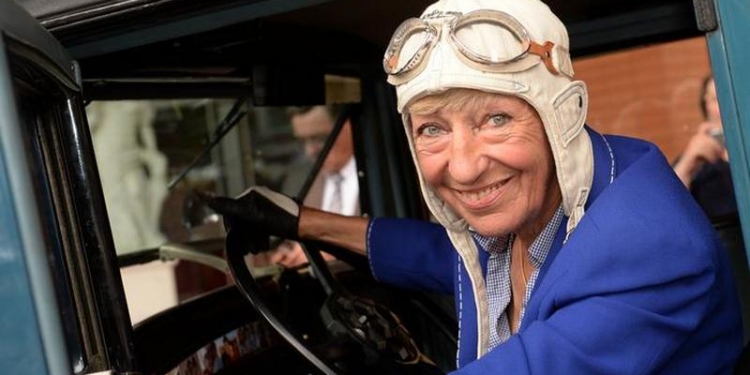 79-летняя немка совершила кругосветный автопробег на 86-летнем автомобиле