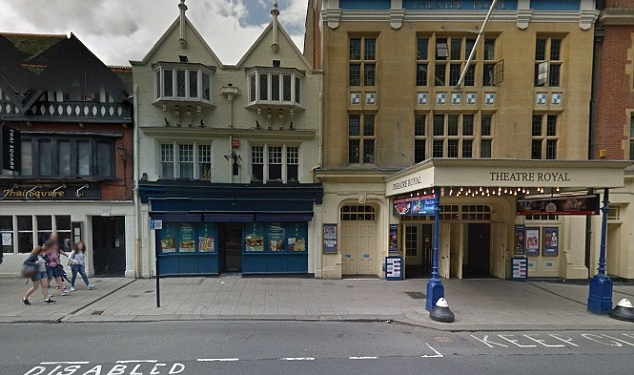 В маленьком английском ресторанчике во время ремонта в тайнике нашли марочные вина на $25 тыс.