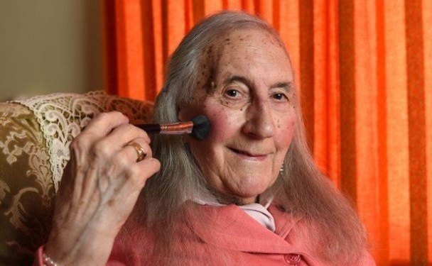 Теперь счастлив. В Англии 90-летний ветеран войны отважился на смену пола