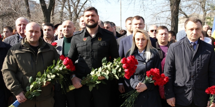 Вместе с Ярошем. В Николаеве отметили 203-ю годовщину со дня рождения Тараса Шевченко