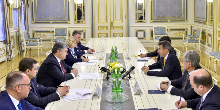 Порошенко похвастался делом Насирова перед главой Международного Комитета Красного Креста