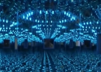 В Японии 87-летняя художница создает арт-объекты в обычных комнатах