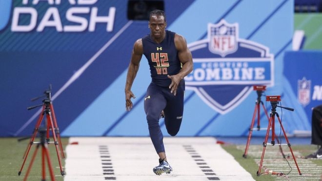 А мог получить остров. Американский футболист все сделал правильно, но выбрал не те бутсы