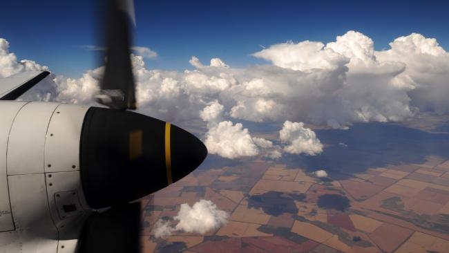 На честном слове. У самолета в полете отвалился винт, но самолет приземлился в своем порту