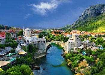 И это не шутка: с 1 апреля украинцам можно на 3 месяца без визы махнуть одну из красивейших европейских стран