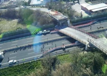 В Италии обрушился мост. Раздавило супружескую пару