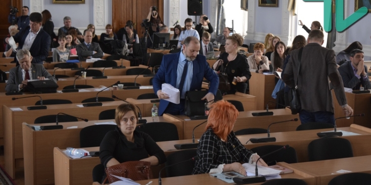 ОппоБлок покинул сессию Николаевского горсовета после провала голосования по переименованию улицы Андрея Шептицкого в Традиционную