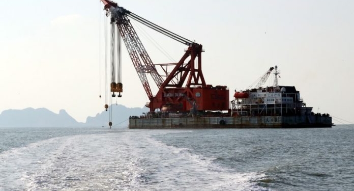 В Южной Корее поднимут со дна печально известный затонувший паром, на котором погибло более 300 человек