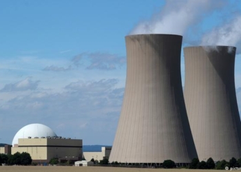 В Германии эвакуировали персонал пяти АЭС – из-за самолета