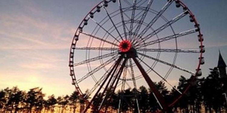 В Харькове пенсионер разбился насмерть, выпрыгнув из кабины “колеса обозрения”