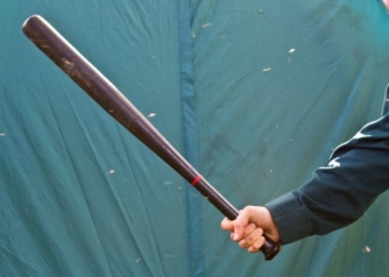 В Киеве чиновника избили битами