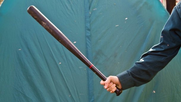 В Киеве чиновника избили битами