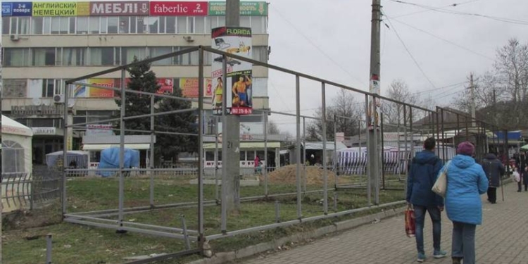 Земельная комиссия Николаевского горсовета провалила голосование по незаконному строительству «будкограда» около рынка «Колос»