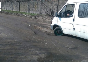 Патрульная полиция развернула борьбу за дороги Николаева – выписали новый штраф городским чиновникам за ямы на Новозаводской