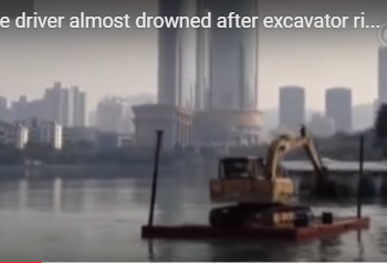 Китаец пытался переплыть реку с помощь экскаватора – затейника спасли
