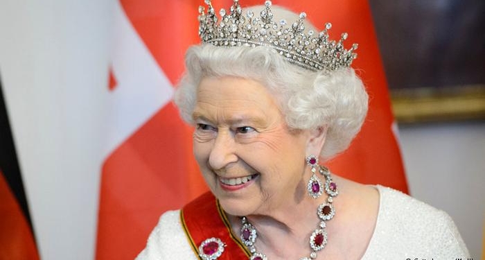 Королева Великобритании Елизавета II подписала закон о запуске процедуры по выходу страны из ЕС