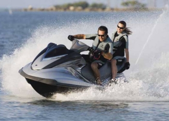 Скоро лето: в Николаеве власти с полицией собираются упорядочить прокат гидроциклов, но для ловли нарушителей скоростных катеров нет