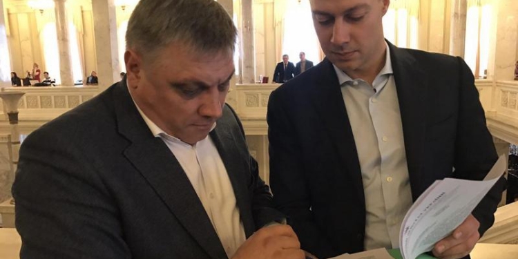 В Николаеве тариф на лифты подскочил почти в три раза. Нардепы Ильюк и Подберезняк просят компетентные органы с этим разобраться