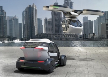 Вот оно, будущее. В Женеве представлен летающий автомобиль