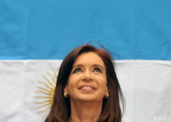 В Аргентине будут судить экс-президента, которую обвиняют в финансовых махинациях