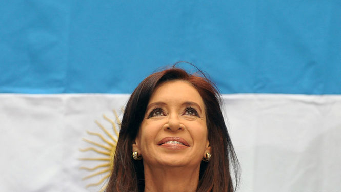 В Аргентине будут судить экс-президента, которую обвиняют в финансовых махинациях