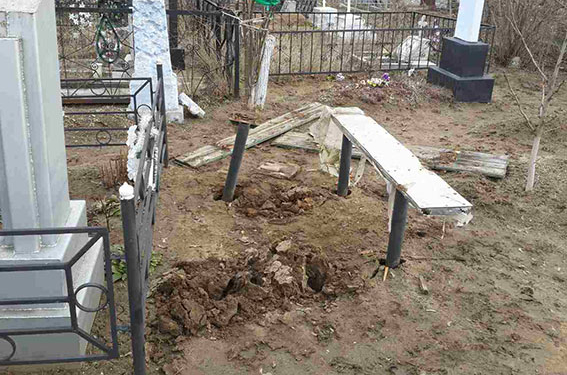 Кладбищенские вандалы в Большой Коренихе оказались серийными. Пять эпизодов уже доказаны