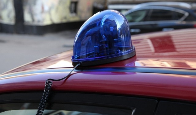 Кабмин утвердил ведомства, которые могут ездить с “мигалками”