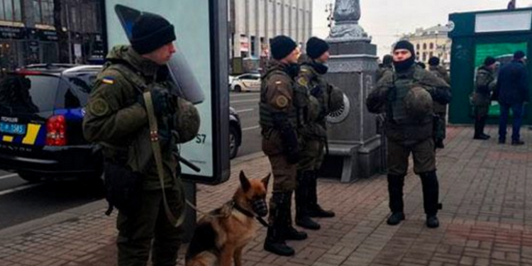 В Киеве усилили меры безопасности – несколько дней город будут охранять 1400 полицейских и нацгвардейцев
