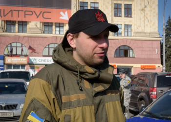 Стреляли в воздух. В полиции рассказали, как задержали колонну активистов с Парасюком