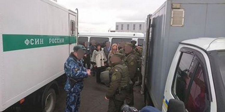 12 заключенных, отбывавших заключение в Крыму и этапированных в Россию, передали Украине