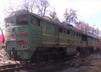 Блокада снята? Пути расчищены, первый поезд пошел