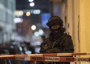 Двое неизвестных устроили стрельбу в кафе в швейцарском Базеле: погибли два человека, ещё один тяжело ранен