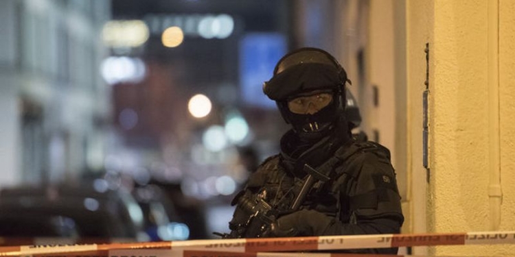 Двое неизвестных устроили стрельбу в кафе в швейцарском Базеле: погибли два человека, ещё один тяжело ранен