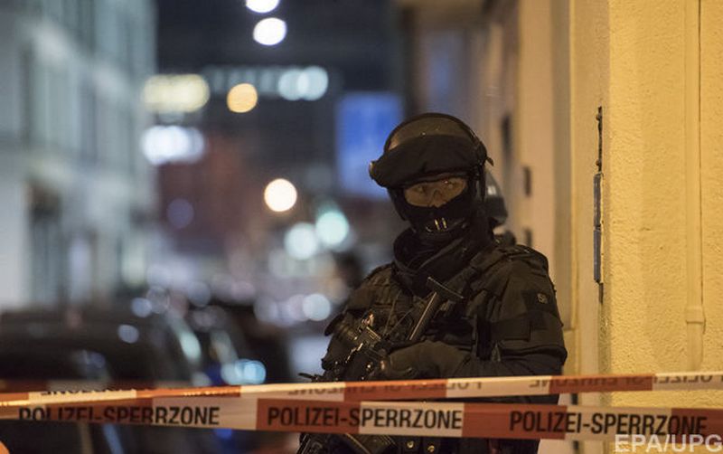 Двое неизвестных устроили стрельбу в кафе в швейцарском Базеле: погибли два человека, ещё один тяжело ранен 1