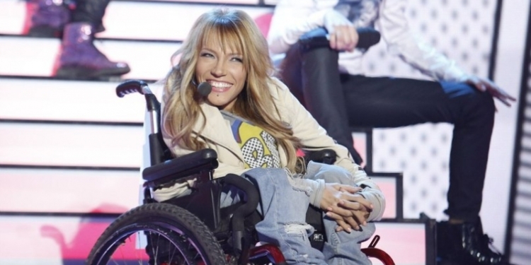 Россия отправляет на Евровидение в Украину певицу в инвалидной коляске