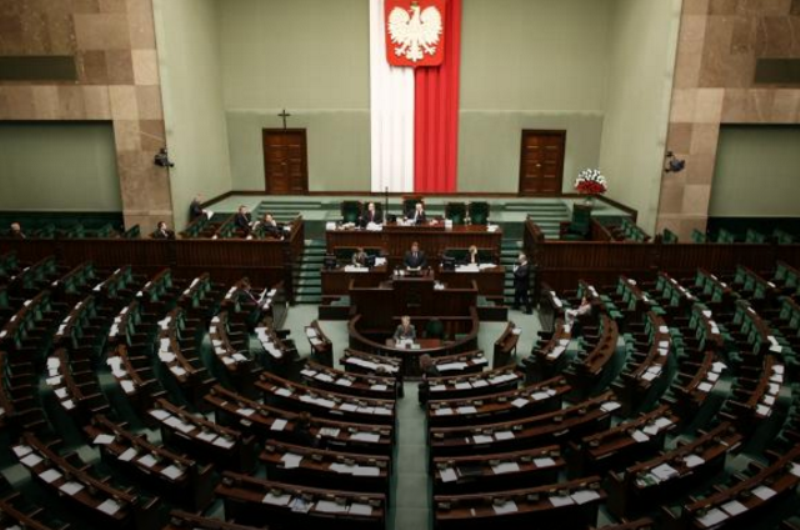 В польском Сенате отклонили законопроект о запрете пропаганды "украинского и литовского национализма" 1