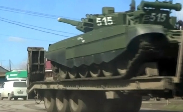 СМИ показали российские танки у украинской границы