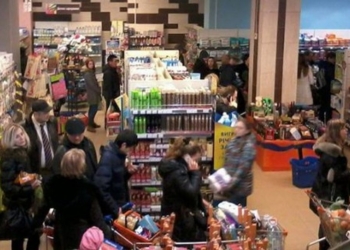 В Польше правительство поддержало законопроект о запрете торговли в воскресенье в супермаркетах и торговых центрах