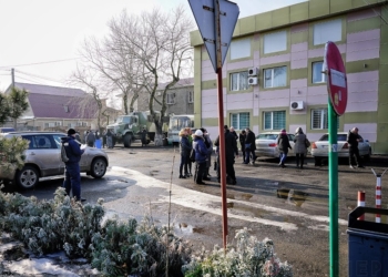 Переворот? В Затоке люди в камуфляже захватили поселковый совет