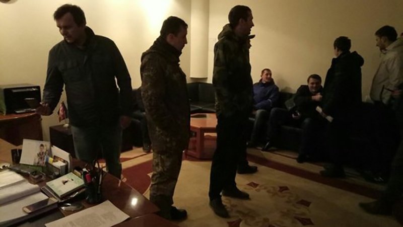 Активисты захватили Волынскую ОГА из-за силового разгона Торецкого редута блокады 1