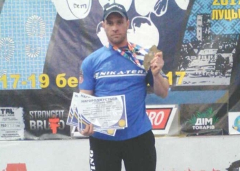 Николаевец стал четырехкратным победителем чемпионата Украины по пауэрлифтингу