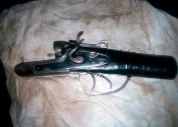 В Николаеве полиция задержала мужчину, который пришел в ночной клуб с обрезом