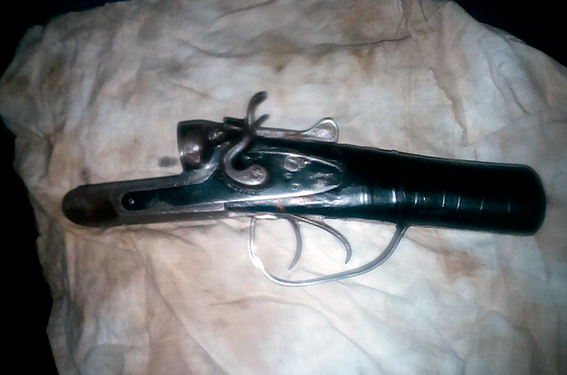 В Николаеве полиция задержала мужчину, который пришел в ночной клуб с обрезом