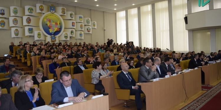 Николаевский губернатор Савченко: “У меня в этом году маленькая декларация”