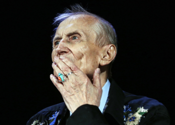 Не планово: поэт Евгений Евтушенко – в больнице в тяжелом состоянии