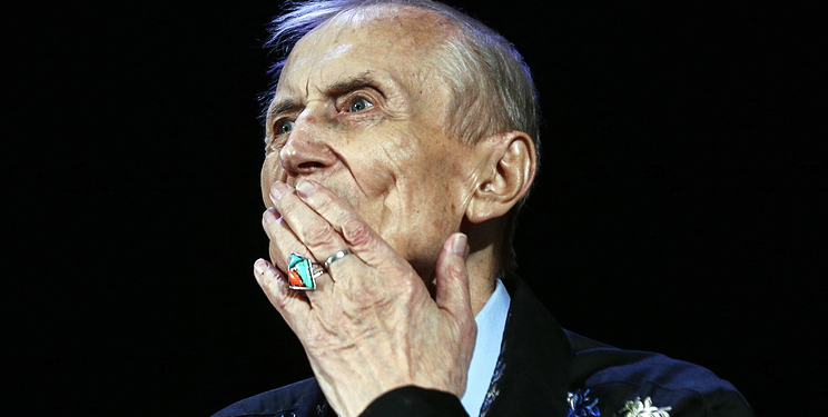 Не планово: поэт Евгений Евтушенко – в больнице в тяжелом состоянии